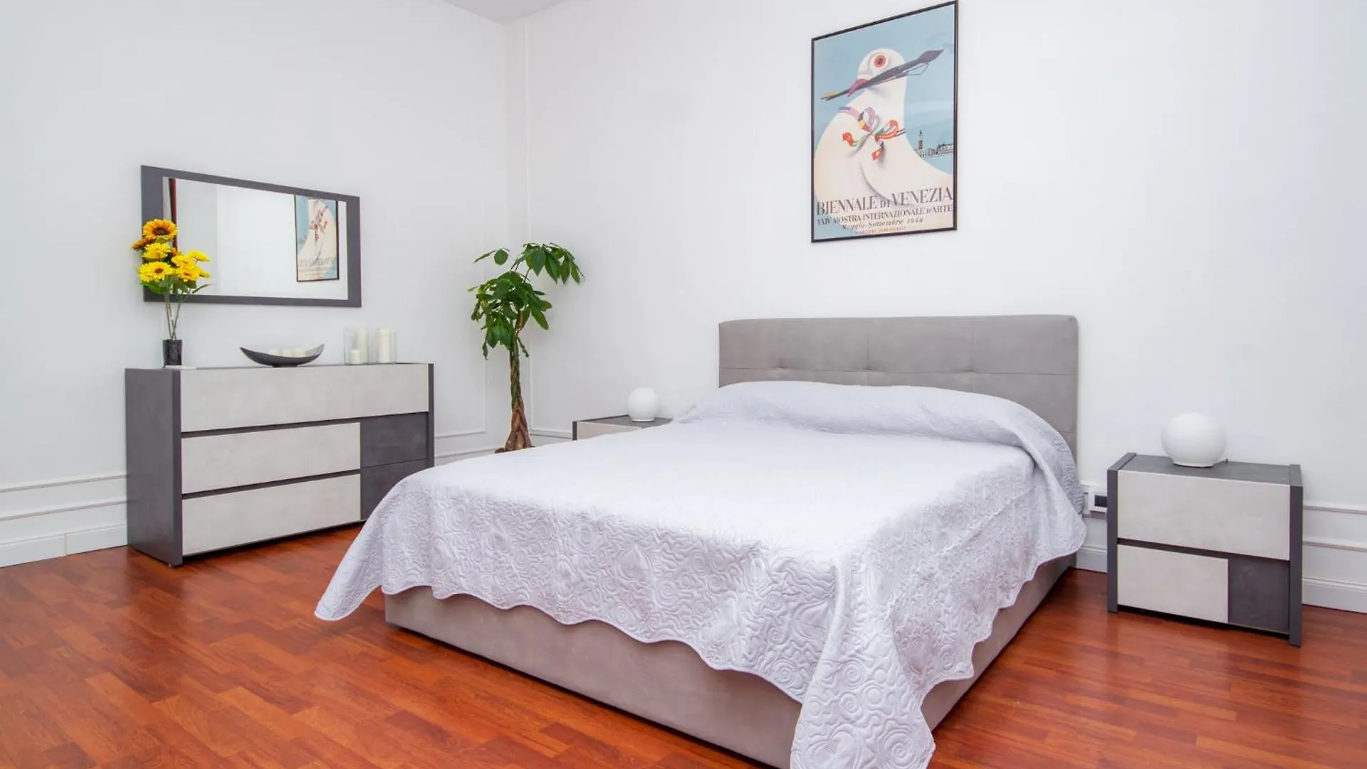Opera Venice Apartment Mestre Italia