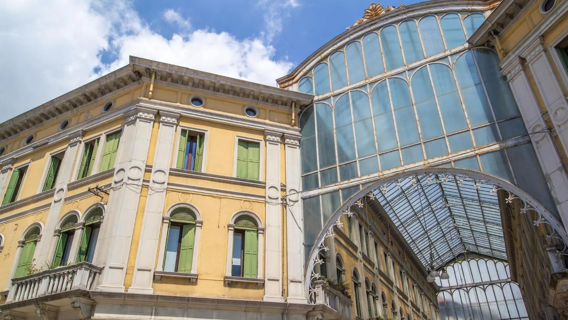 Opera Venice Apartment Mestre Italia